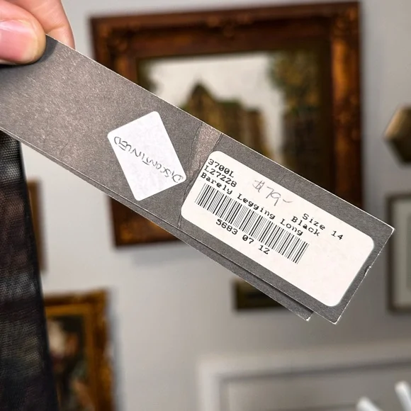 NWT Sympli Black Mesh Barely Legging LONG Size
14 Sheer Layering Made in Canada - Picture 9 of 11